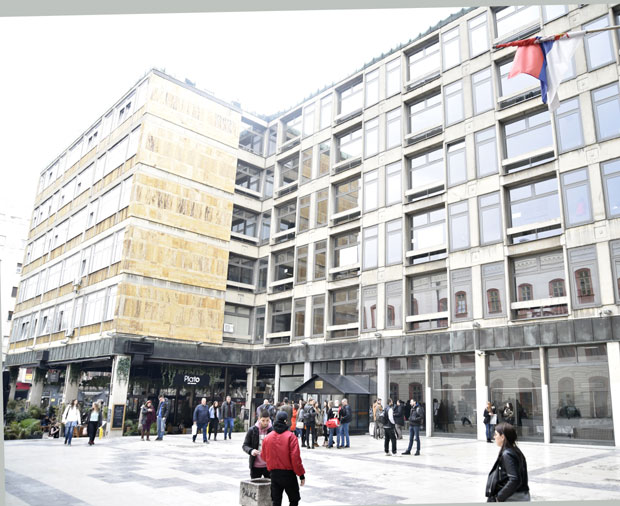 КРИЗА НА ФИЛОЗОФСКОМ ФАКУЛТЕТУ: Студентска петиција у одбрану професора